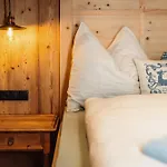 شاليه Fuerthermoar Hideaways